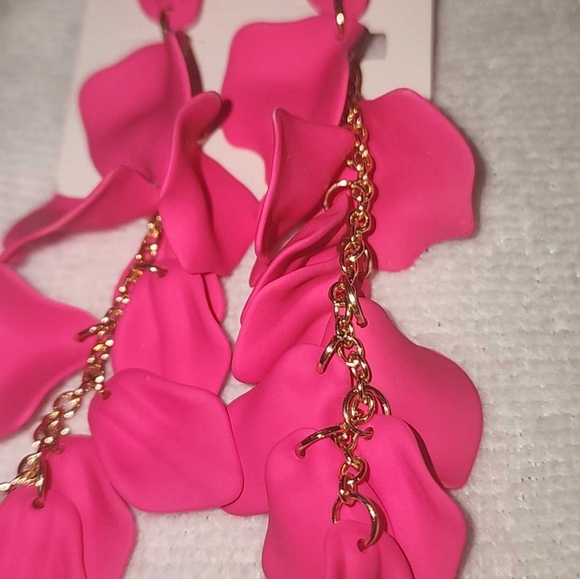 Earrings,  fashion,  fushia and gold drop of 4.25 in. NWOT - Picture 4 of 6